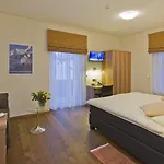 Ambassador Hotel Brig