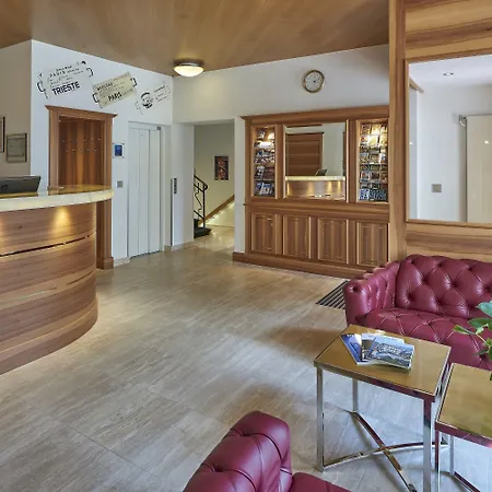 Ambassador Hotel 4*