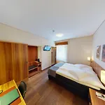 アンバサダー ホテル 4*