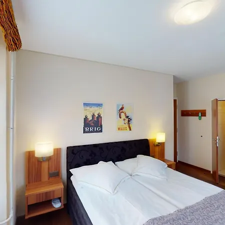 Ambassador Hotell 4*