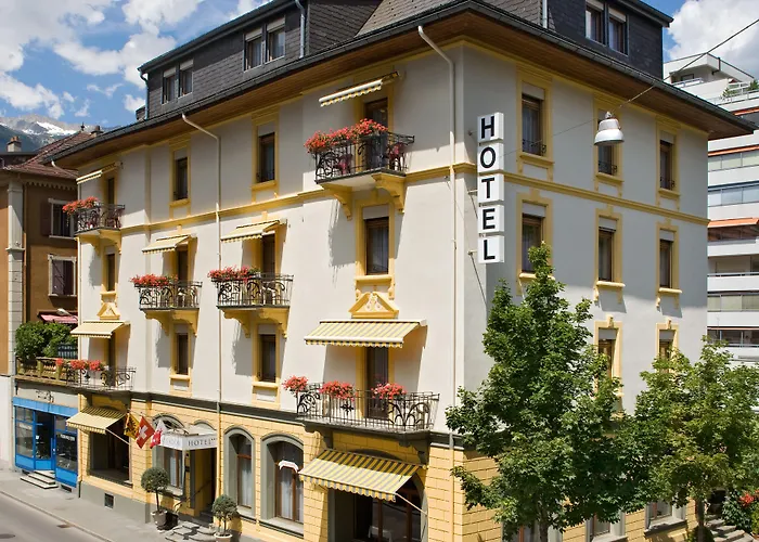 Ambassador Hotell 4*