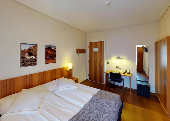 Ambassador Hotell 4*