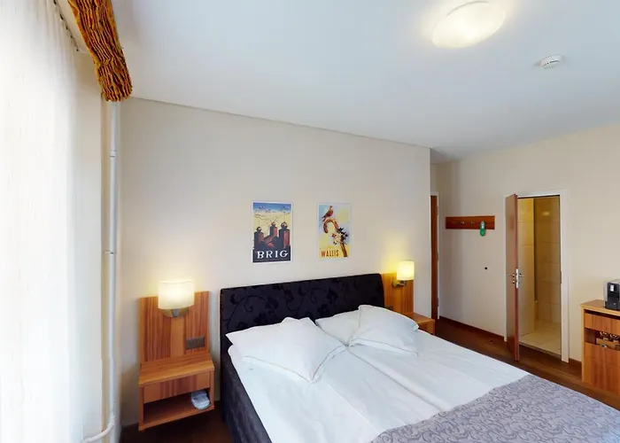 Ambassador Hotell 4*