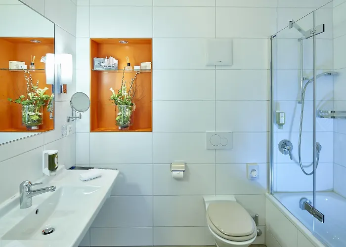 Ambassador Hotell 4*
